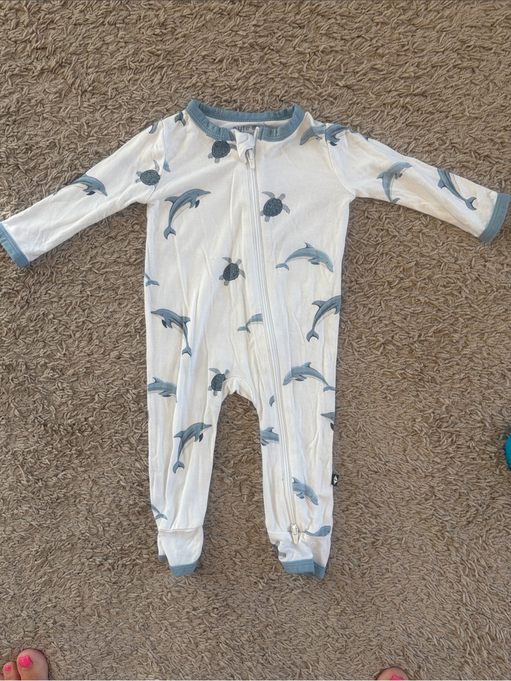Kyte BABY Bamboo Zippered Romper with Dolphins. Size 3-6 months. EUC. Unisex.
